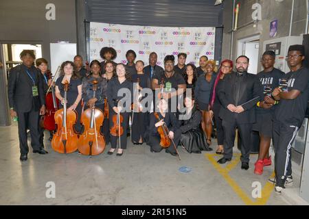 Miramar, USA. 07. Mai 2023. MIRAMAR, FLORIDA - MAI 07: Dillard High School Orchestra posieren für ein Bild hinter der Bühne während der Black Violin Foundation: Dreamer Art Festival im Miramar Regional Park Ampitheater am 28. Januar 2023 in Miramar, Florida. (Foto: JL/Sipa USA) Guthaben: SIPA USA/Alamy Live News Stockfoto