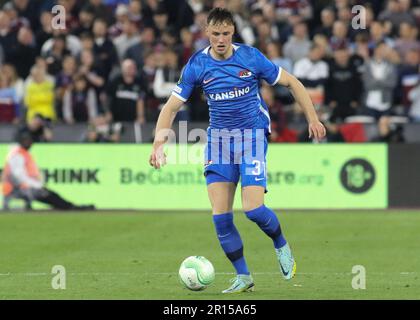 Sam Beukema von AZ Alkmaar während der Europa Conference League Semi Final 1. Leg zwischen West Ham United und AZ Alkmaar im London Stadium, Stratford am Donnerstag, den 11. Mai 2023. (Foto: Michael Driver | MI News) Guthaben: MI News & Sport /Alamy Live News Stockfoto