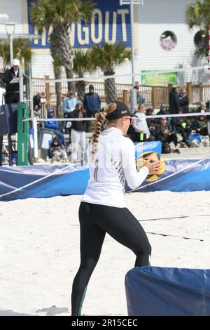 UAB März bis Mai Beach Volleyball Tournament 2023 in Gulf Shores, Alabama, USA. Stockfoto