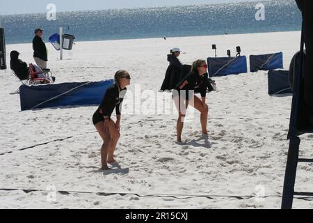 UAB März bis Mai Beach Volleyball Tournament 2023 in Gulf Shores, Alabama, USA. Stockfoto