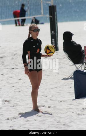 UAB März bis Mai Beach Volleyball Tournament 2023 in Gulf Shores, Alabama, USA. Stockfoto