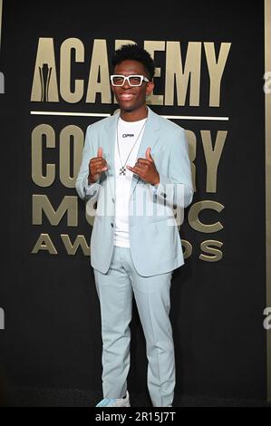 Frisco, Usa. 11. Mai 2023. Am Donnerstag, den 11. Mai 2023, trifft Breland für die Academy of Country Music Awards 2023 im Star in Frisco, Texas, auf dem roten Teppich ein. Foto: Ian Halperin/UPI Credit: UPI/Alamy Live News Stockfoto