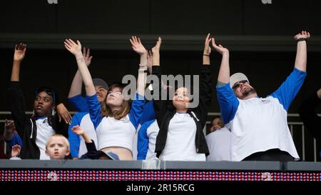 Kansas City, USA, 11. MAI 2023: Die Schüler genießen den Schulabend im Kauffman Stadium Kansas City, Missouri. Jon Robichaud/CSM.(Kreditbild: © Jon Robichaud/Cal Sport Media) Stockfoto