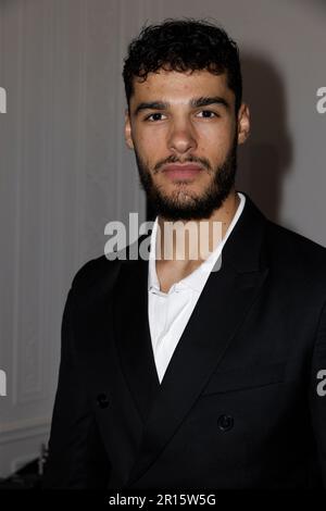 Paris, Frankreich. 11. Mai 2023. Mister France 2022, Lenny Tabourel nimmt am 11. Mai 2023 an der David Marin Fishart Exibition Party in Paris Teil. Kredit: Bernard Menigault/Alamy Live News Stockfoto