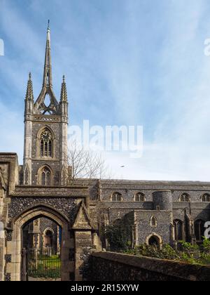 FAVERSHAM, KENT/UK - März 29: Blick auf St. Mary Charity-Kirche in Faversham Kent am 29. März 2014 Stockfoto