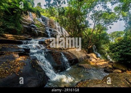 Kleine Wasserfälle in der Nähe des Zongo-Wasserfalls, DR Kongo Stockfoto