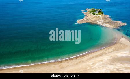 Frankreich, Departement Ille-et-Vilaine, Cote d'Emeraude (Smaragdküste), Cancale Plage du Guesclin (Luftaufnahme) Stockfoto