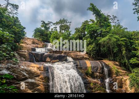 Kleine Wasserfälle in der Nähe des Zongo-Wasserfalls, DR Kongo Stockfoto