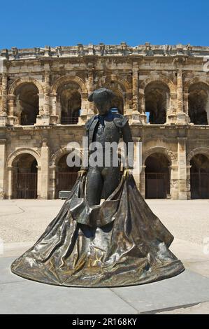 Statue eines Torero, römisches Amphitheater in Nimes, Languedoc-Roussillon, Frankreich Stockfoto