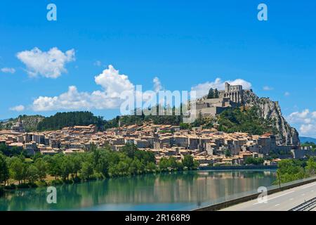 Sisteron on the DInsurance, Provence, Provence-Alpes-Cote d'Azur, Frankreich Stockfoto