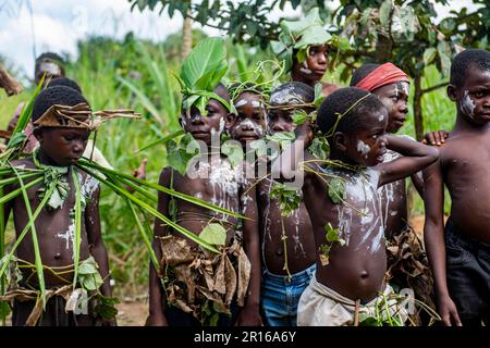 Pygmy-Jungs, Kisangani, Kongo Stockfoto