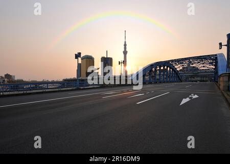 Komagatabashi Bridge und Tokyo Skytree bei Sonnenaufgang Stockfoto