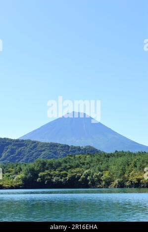 Fuji-Berg vom Nishi-See aus gesehen Stockfoto