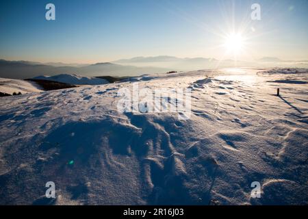 Richtung der zentralen Alpen vom Kirigamin-Plateau Stockfoto