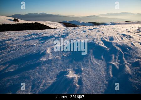 Richtung der zentralen Alpen und der südlichen Alpen vom Kirigamin-Plateau Stockfoto