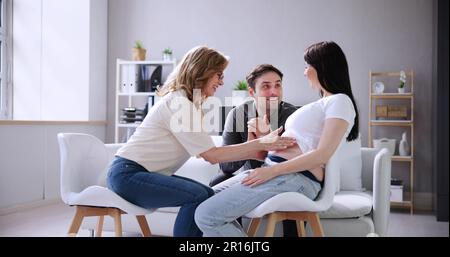 Schwangeren Baby Unterstützung Massage Und Bewegung Service Stockfoto