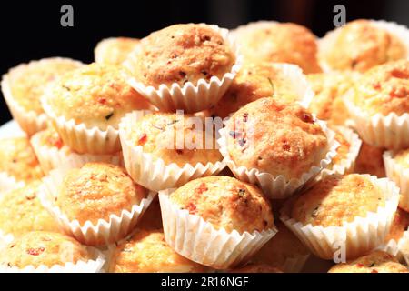 Frische Käse-Muffins als sehr guter Essenshintergrund Stockfoto