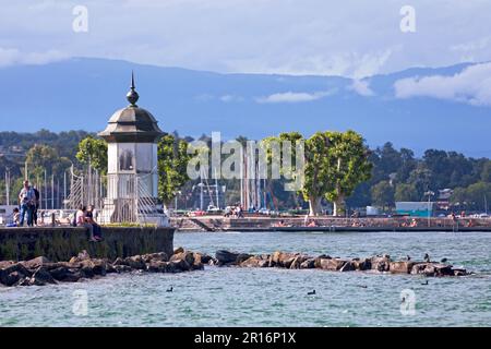 Genf, Schweiz - Juni 11 2018: Leuchtturm am Pier von Eaux-Vives. Stockfoto