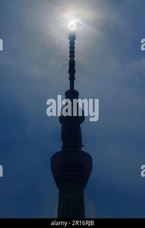 Solar Eclipse und Tokyo Skytree Stockfoto