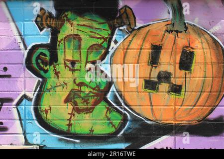 OSTRAVA, TSCHECHISCHE REPUBLIK - 10. APRIL: Der Milada Horakova Park seit den 1990er Jahren gefüllt mit abstrakten Farbgraffiti am 10. April 2014 Ostrava, Tschechische Republik Stockfoto