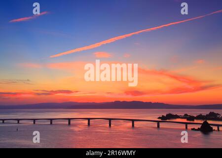 Kouriohashi-Brücke und ein Leuchten am Morgenhimmel Stockfoto