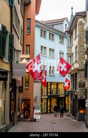 Augustinergasse, eine mittelalterliche Gasse, die heute Teil der Fußgängerzone der Innenstadt ist, Altstadt, Zürich, Schweiz Stockfoto