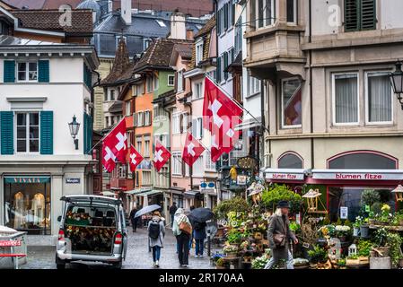 Augustinergasse, eine mittelalterliche Gasse, die heute Teil der Fußgängerzone der Innenstadt ist, Altstadt, Zürich, Schweiz Stockfoto