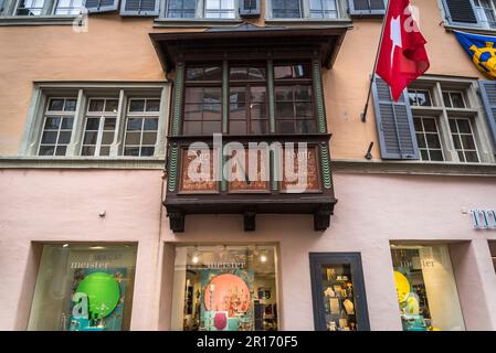 Augustinergasse, eine mittelalterliche Gasse, die heute Teil der Fußgängerzone der Innenstadt ist, Altstadt, Zürich, Schweiz Stockfoto