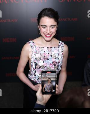 12. Mai 2023, New York, New York, USA: Margaret Qualley besucht „Sanctuary“ New York Premiere bei Metrograph in New York. (Kreditbild: © Photo Image Press via ZUMA Press Wire) NUR ZUR REDAKTIONELLEN VERWENDUNG! Nicht für den kommerziellen GEBRAUCH! Stockfoto