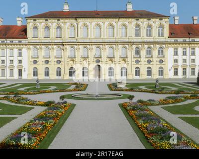 Deutschland, Oberbayern, Schleißheim: westfassade des Neuen Schlosses 1701-27 für Kurfürst Max Emanuel von Bayern nach Plänen des Architekten Enrico zu erbaut Stockfoto