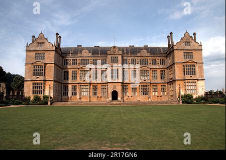 England, Somerset, Montacute House (National Trust), ehemaliges Zuhause der Familie Phelips: Die Ostfront. Stockfoto
