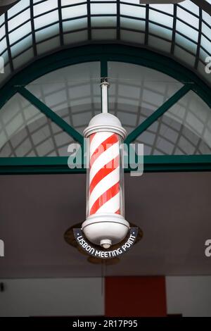 Treffpunkt Lissabon Barbershop Anmeldung. Eine Tür Stockfoto