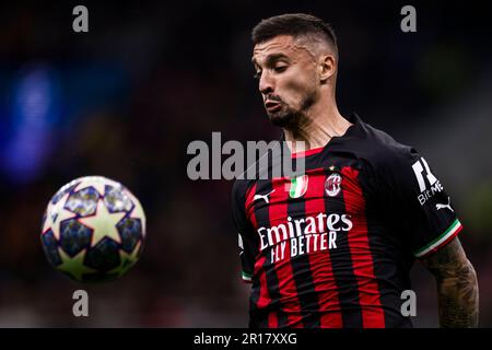 Mailand, Italien. 12. Mai 2023 Rade Krunic vom AC Mailand in Aktion beim Halbfinale der UEFA Champions League auf der ersten Etappe zwischen dem AC Mailand und dem FC Internazionale. Kredit: Nicolò Campo/Alamy Live News Stockfoto