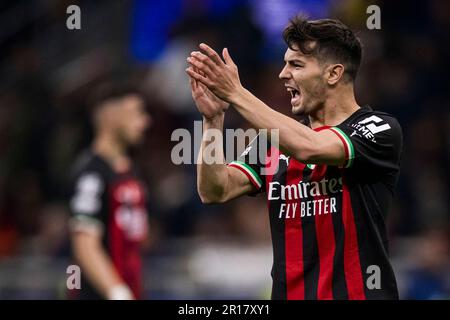 Mailand, Italien. 10. Mai 2023 Brahim Diaz vom AC Mailand reagiert während des Halbfinals der UEFA Champions League auf der ersten Etappe zwischen dem AC Mailand und dem FC Internazionale. Kredit: Nicolò Campo/Alamy Live News Stockfoto