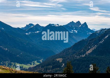 Eine gemütliche Wanderung von Zoeblen Zugspitzblick zum Schoenkahler im wunderschönen Tannheimer Valley Stockfoto
