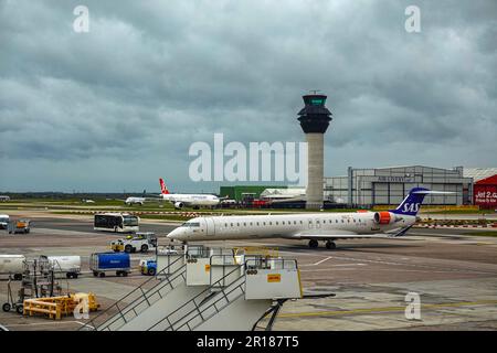 EasyJet, Fluggesellschaft, Flugzeug, Orange, Airbus Stockfoto