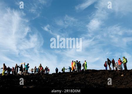 Bergsteiger auf dem Fuji-Berg Stockfoto