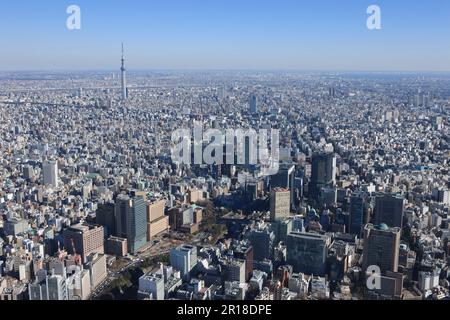 Bahnhof Ochanomizu und Bahnhof Shin-Ochanomizu, Luftaufnahme aus West Akihabara, Himmelsbaum Richtung Stockfoto