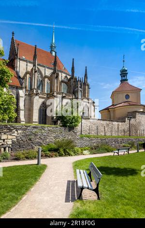 Kostel a zvonice sv. Bartloměje (Petr Parléř, gotika, národní kulturní památka), Kolín, Středočeský kraj, Česká republika / gotische st. Bartholomew c Stockfoto