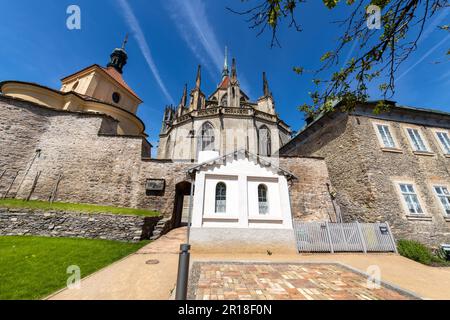 Kostel a zvonice sv. Bartloměje (Petr Parléř, gotika, národní kulturní památka), Kolín, Středočeský kraj, Česká republika / gotische st. Bartholomew c Stockfoto