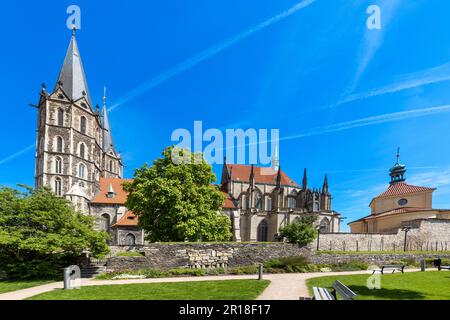 Kostel a zvonice sv. Bartloměje (Petr Parléř, gotika, národní kulturní památka), Kolín, Středočeský kraj, Česká republika / gotische st. Bartholomew c Stockfoto