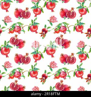 Nahtloses Muster mit Aquarell-Illustrationen von Granatapfelfrüchten und Blumen. Design von Verpackungspapier, Lebensmitteln und Kosmetikprodukten, Textilien, Cov Stockfoto