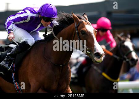 Point Lonsdale fuhr mit Jockey Ryan Moore auf dem Weg zum IRE-Incentive, IT Pays to Buy Irish Huxley Stakes während des Boodles May Festival Tote Chester Cup Day auf der Chester Racecourse. Foto: Freitag, 12. Mai 2023. Stockfoto