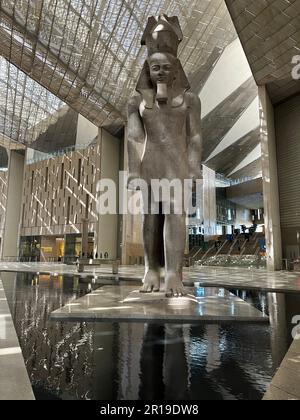 Statue von Ramses II. Im Großen Ägyptischen Museum Stockfoto