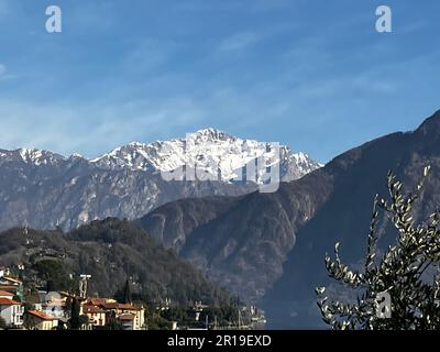 Berggipfel rund um den Comer See Stockfoto