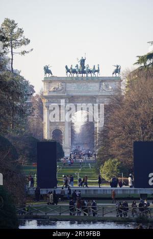 Foto des wunderschönen Bogens in der Stadt Mailand Stockfoto