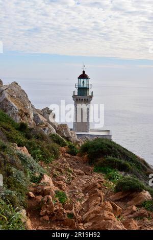 Blick auf den Leuchtturm von Tainaro, den zweitsüdlichsten Punkt auf dem europäischen Festland Stockfoto