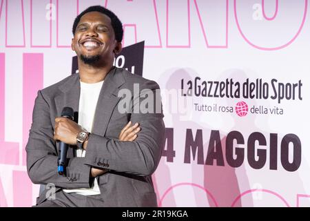 Mailand, Italien - 12 2023. Mai - Samuel Eto'o Gast in einer Talkshow der Mailänder Fußballwoche, die von La Gazzetta dello Sport Credit: Kines Milano/Alamy Live News ausgerichtet wird Stockfoto