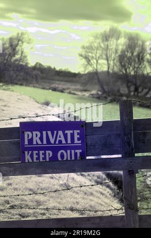 schild neben dem Fluss waveney ellingham norfolk auf der suffolk-Seite des Flusses Stockfoto