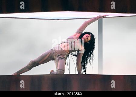 Liverpool, Großbritannien. 12. Mai 2023. Loreen aus Schweden bei den Freitagsproben für das Finale des Eurovision Song Contest in Liverpool. Foto: Jessica Gow/TT/Code 10070 Kredit: TT News Agency/Alamy Live News Stockfoto